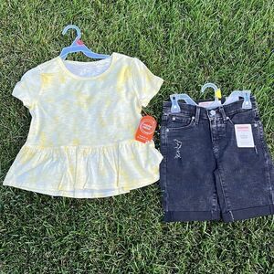 Girls Medium shorts and T-shirts set